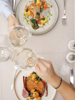 Noc na zámku, 5 chodové...